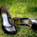 1815 3 الحذاء في المنام للمتزوجة - تفسير حلم رؤية الحذاء في المنام مي على